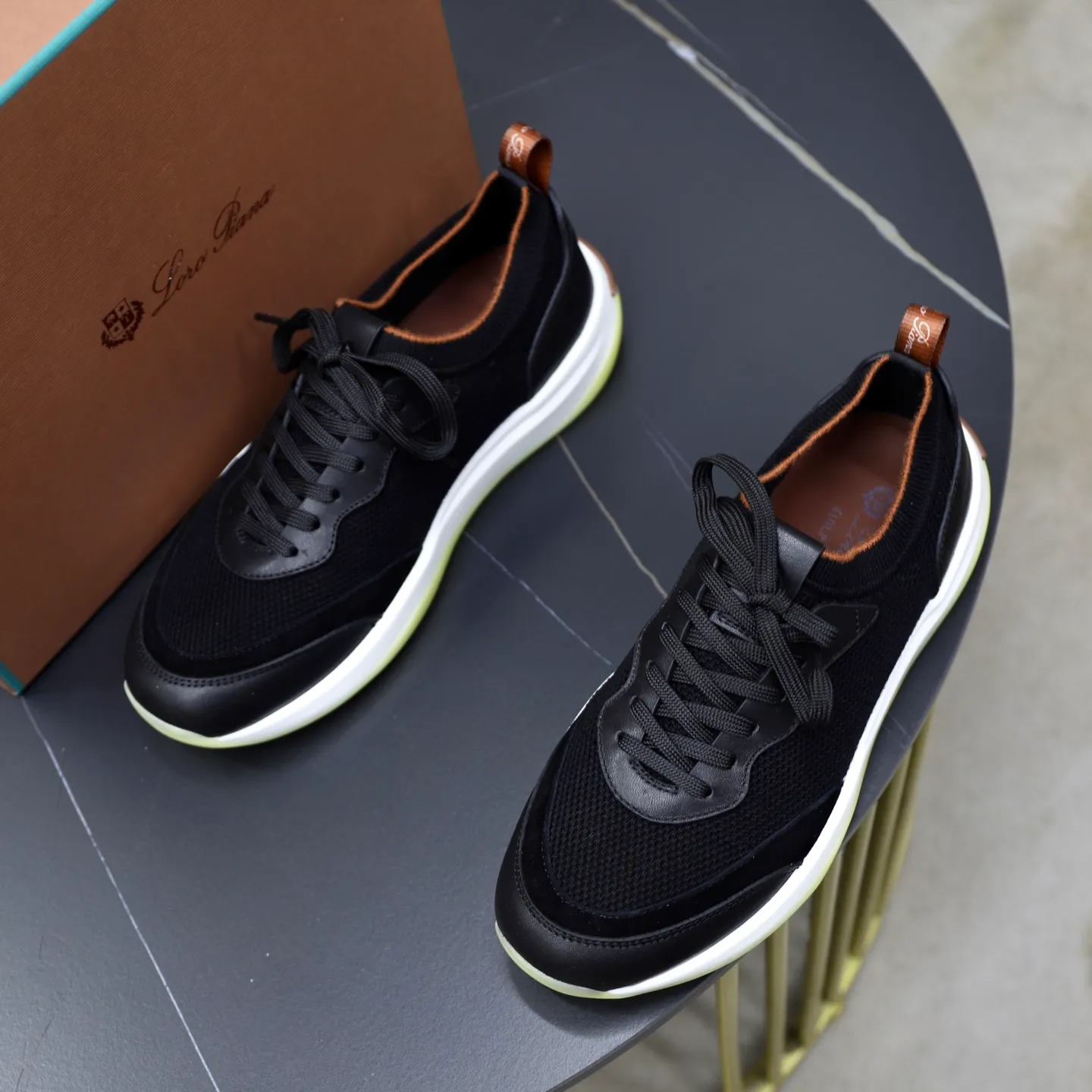 Factory price: 💰620 Loropiana LP men's shoes ♞size; 38-44 "45.46 customization" cowhide stitching and cowhide feet. It is really easy to wear, lazy, relaxed, casual, perfect comfort, and there are many color choices, and they all look good with clothes. Is it true that Loropiana can bring social value? “Loropiana is the best thing money can buy”
